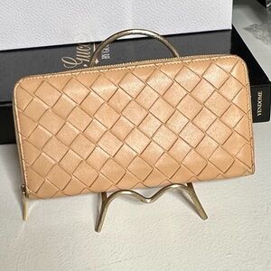 Bottega Venetta Beige Leather Woven Zippy Wallet